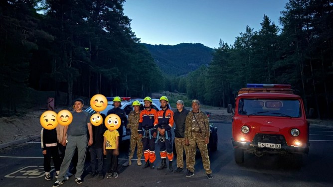 Бөлектау тауында шұғыл көмек: орманшылар, дәрігерлер мен ТЖ қызметкерлері келушіні құтқарып қалды