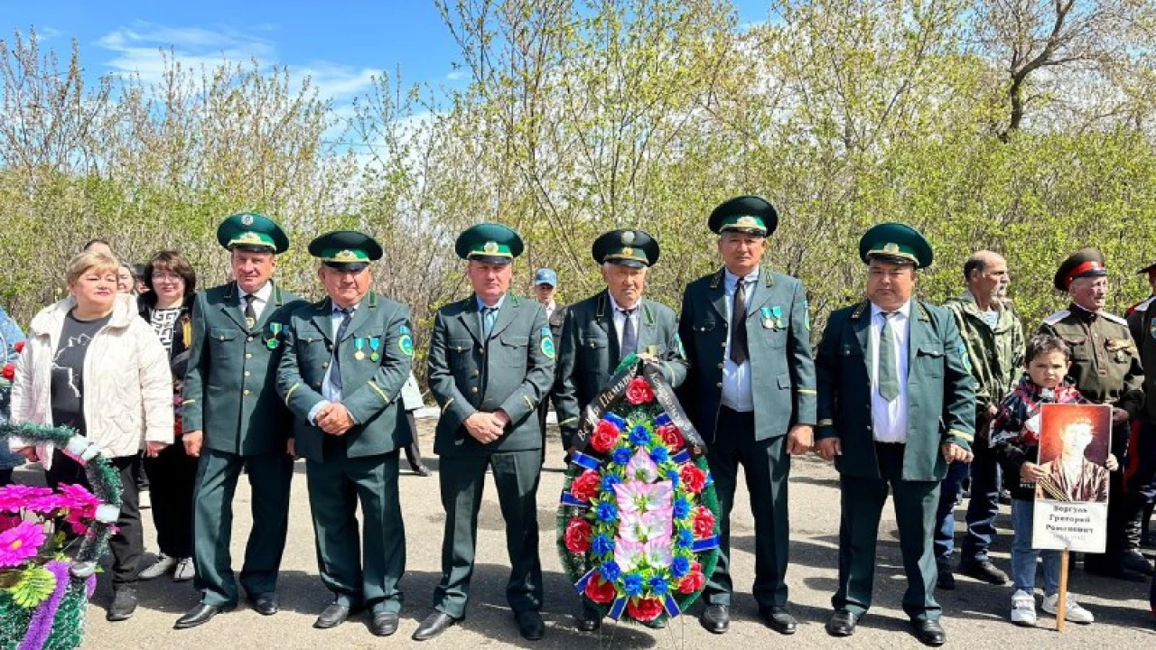 Ұлы Отан соғысындағы Жеңістің 79 жылдығын мерекелеу күні “Бурабай” МҰТП ұжымы ескерткіштер мен обелисктерге гүл шоқтарын қойды. 